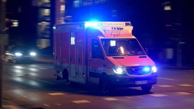 Hoher Schaden: Unfall an ausgeschalteter Ampel - Fahrgast verletzt
