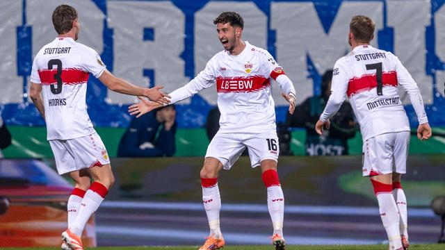 Achtelfinale im DFB-Pokal: Eigentor und Rot für Bochums Strompf: VfB im Pokal weiter