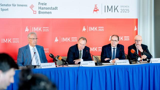 Konferenz in Bremen: Innenminister beraten über Drohnen, Drogen und Fußball