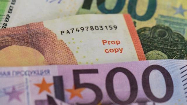 Kriminalität: Internationale Razzia: Ermittler stoppen Luxus-Betrügerbande