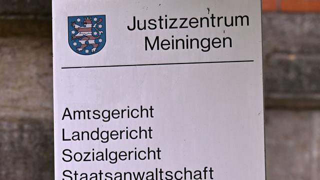 Tötungsverbrechen: Mordvorwurf: Zwei Mädchen und zwei Jungen angeklagt