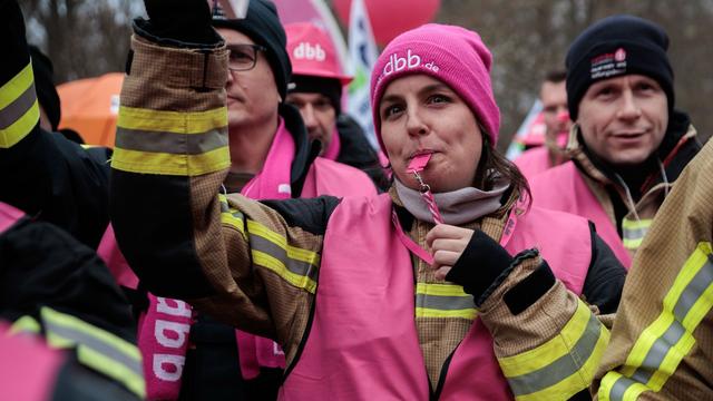 Öffentlicher Dienst: Tarifrunde mit Winterstreiks?