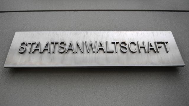 Kriminalität: Unbekannter klebt Schlüssellöcher der Staatsanwaltschaft zu