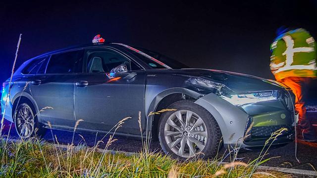 Toter im Verkehr: Von Fahrzeug erfasst: Mann stirbt auf Landstraße