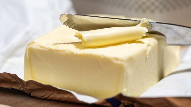 59 Packungen Fett: 15 Kilo Butter aus Supermarkt entwendet? Polizei stellt Trio