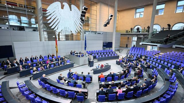 Steuern: Pendler, Gastro, Ehrenamt: Bundestag beschließt Entlastung