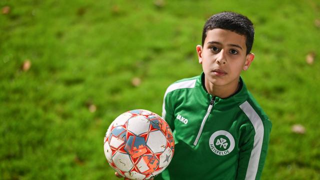 Fußball: Junge begeistert mit Fallrückzieher - Video geht viral