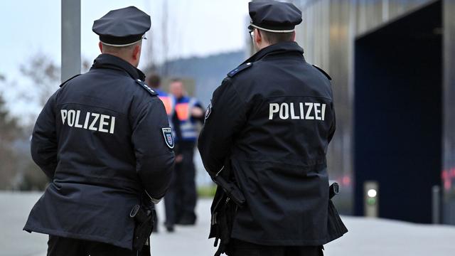 Landtagsbeschluss: Polizisten sollen in der Regel Namensschilder tragen