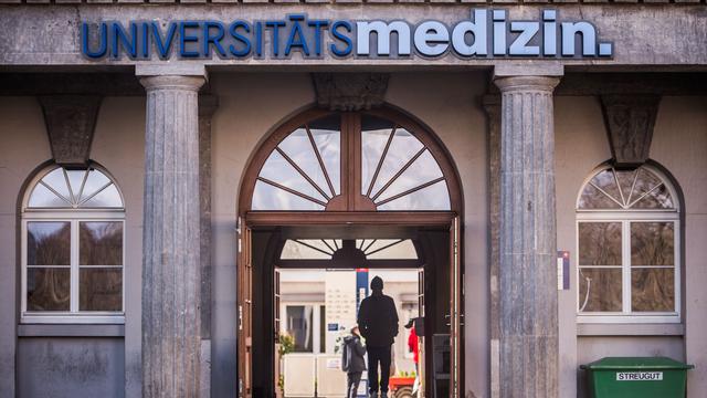 Krankenhaus: Weniger Verluste - Minister sieht Unimedizin auf gutem Weg