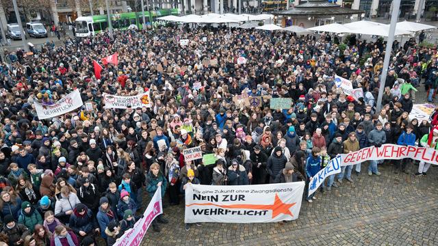 Sachsen: Schüler gegen Wehrpflicht - Tausende Teilnehmer bei Streik
