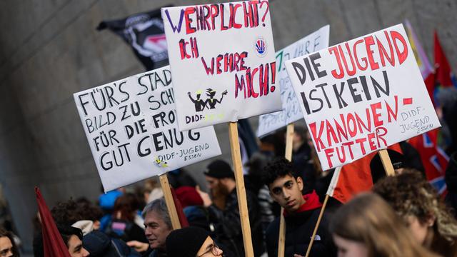 Proteste: Demos gegen Wehrdienstpläne in NRW-Städten