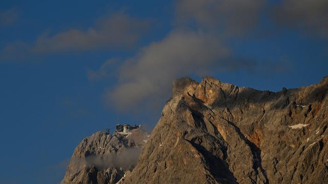 Vorfall an der Zugspitze: Deutscher Alpinist von Lawine erfasst und getötet