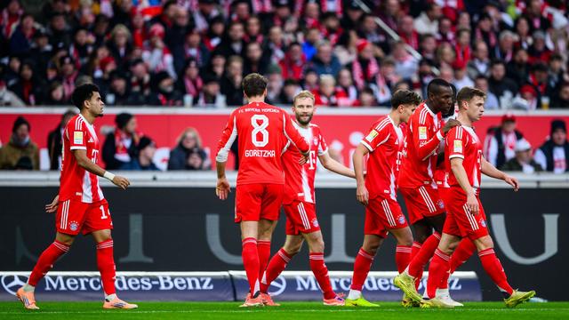 Fußball-Bundesliga: FC Bayern deklassiert VfB - Augsburg siegt nach Wagner-Aus