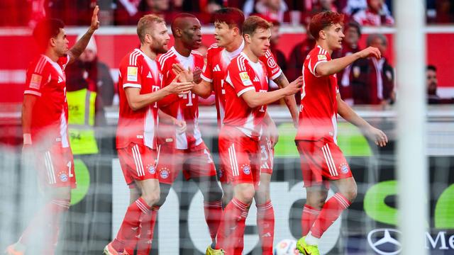 Fußball-Bundesliga: Laimer kunstvoll, Kane dreifach: Bayern-Gala beim VfB