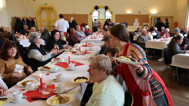 Aktion für Bedürftige: "Restaurant des Herzens": Essen für Menschen mit wenig Geld