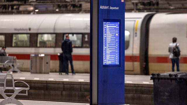 Deutsche Bahn: Jeder zweite Zug zu spät - aber Bahn soll sauberer werden