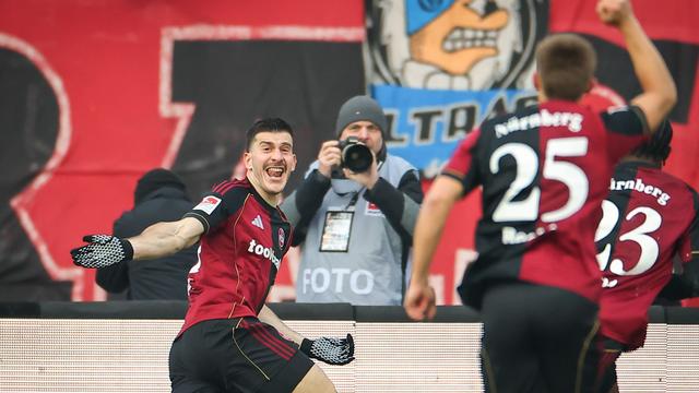 2. Fußball-Bundesliga: Klose verpasst mit Nürnberg Derby-Triple gegen Fürth