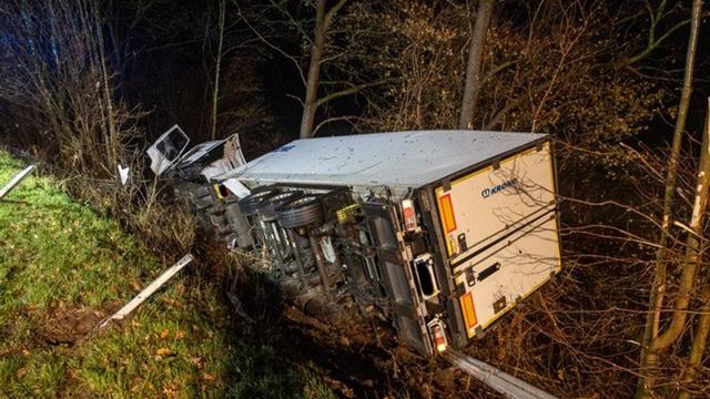 Unfall: A2 in Ostwestfalen nach Lkw-Unfall wieder frei