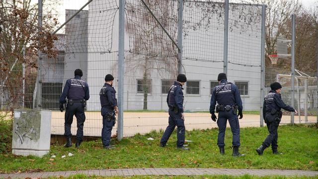 Kriminalität: Schüsse auf Spielplatz: 16-Jähriger in Haft