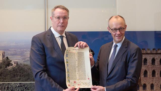 Bundeskanzler zu Besuch: Besonderes Geschenk für den Bundeskanzler in Rheinland-Pfalz