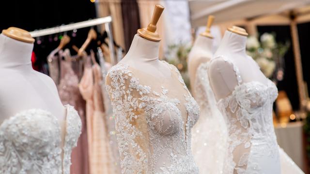 Kriminalität: Dieb stiehlt Brautkleid aus Auto