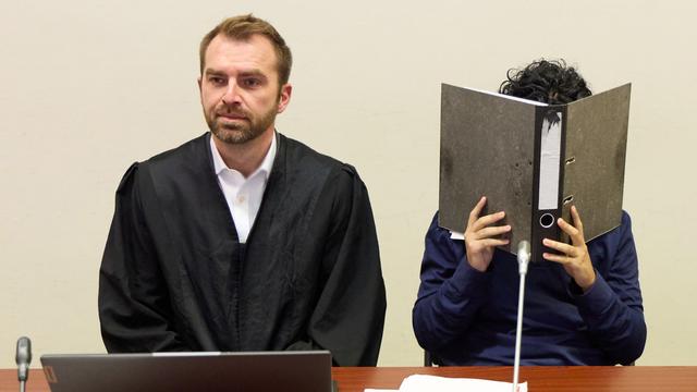 Formular falsch ausgefüllt: Drogendeal scheitert an Paketschein - Helfer muss in Haft