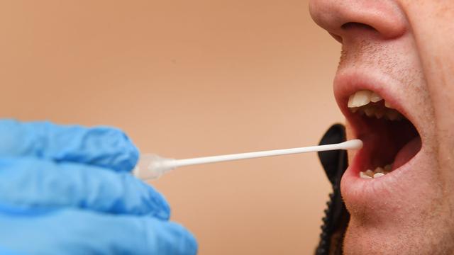 Prozess: Mann schickt Freund zu Vaterschaftstest - Bewährungsstrafe