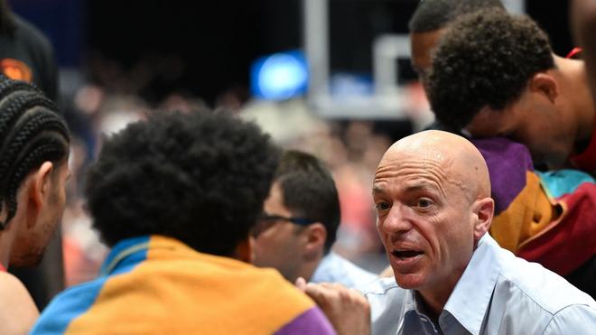 Basketball: Coach Rodrigo Pastore and the Niners Chemnitz Bundesliga basketball team prevailed against Panionios Athens in the Eurocup.