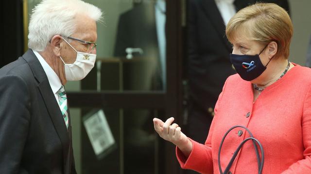 Altkanzlerin: Kretschmann würdigt Merkel für Corona-Politik