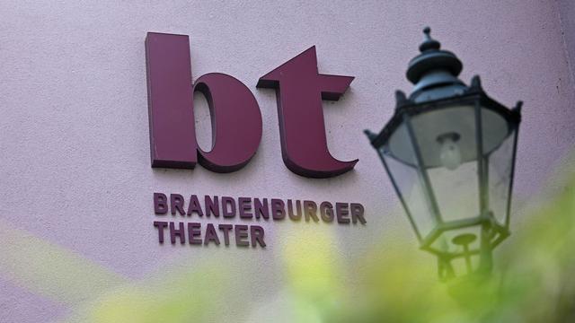 Führungsfrage am Theater: Debatte um Theater in Havelstadt - Engagiert sich Anna Loos?