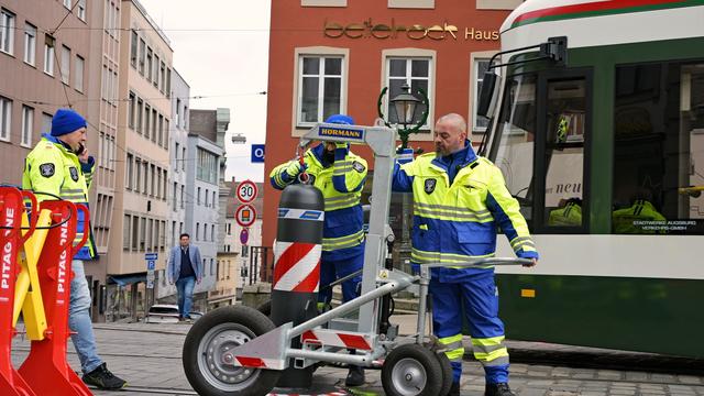 Weihnachtsmarkt: Poller-Verschiebung in Augsburg wird zum Internet-Hit