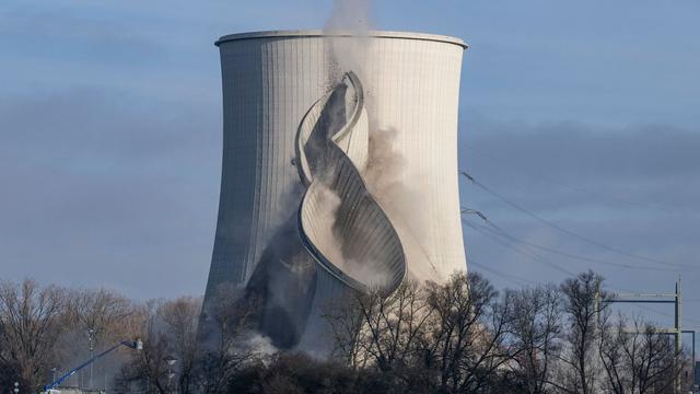 Rückbau: Der nächste Kühlturm in Biblis ist Geschichte