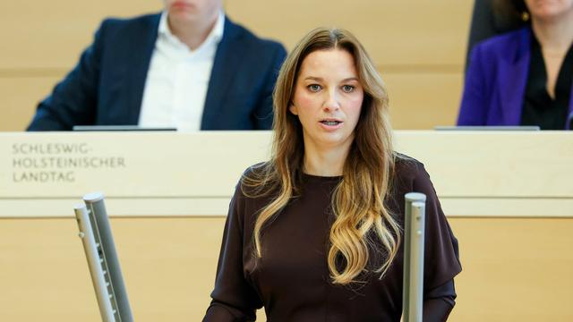 Brenzliche Situationen: Land will besseren Schutz für Einsatzkräfte im Verkehr