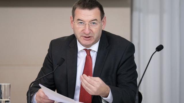 Finanzpolitik: Rechnungshof kritisiert Ausgabeverhalten des Landes