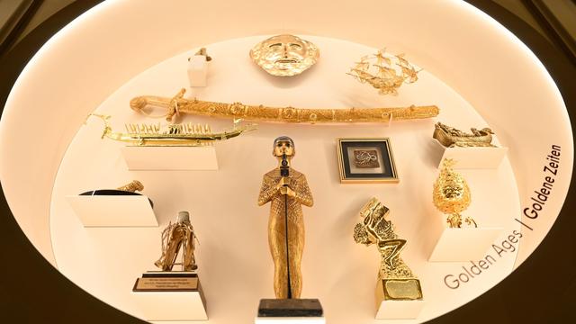 Ausstellung: Rotes Rathaus zeigt Gastgeschenke aus 75 Jahren