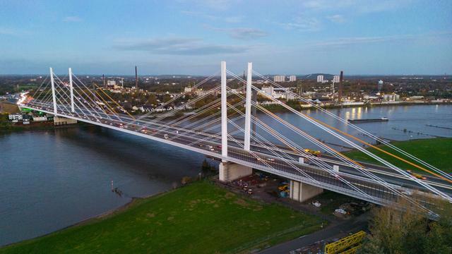 Bauarbeiten: Arbeiten an Duisburger Rheinbrücke – A40 ab Abend gesperrt