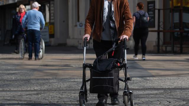 Pflege: Gekürztes Landespflegegeld laut VdK 