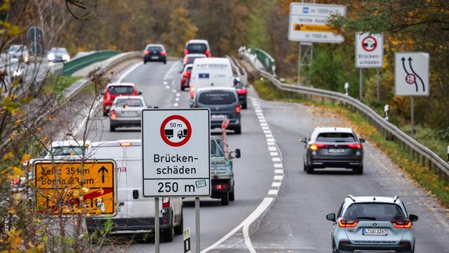 Straßenverkehr: Marode Brücke: Etliche Verstöße gegen Beschränkungen