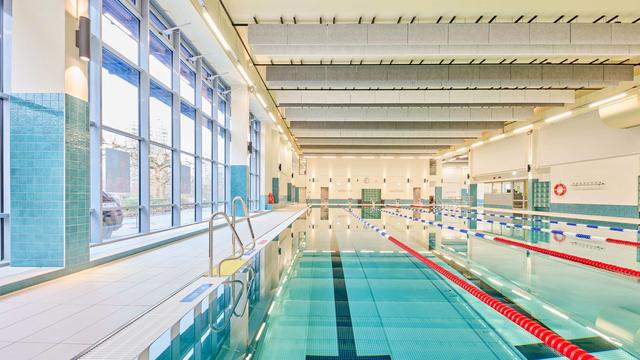 Bad in Hohenschönhausen: Schwimmen nach mehr als zwei Jahren Pause wieder möglich