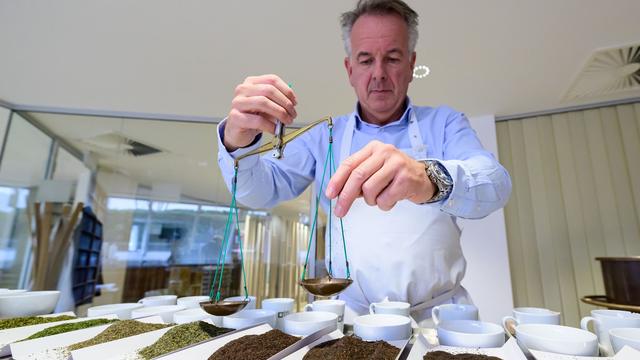 Ungewöhnliche Berufe: Teetester mit Leidenschaft und ausgeprägtem Geschmackssinn