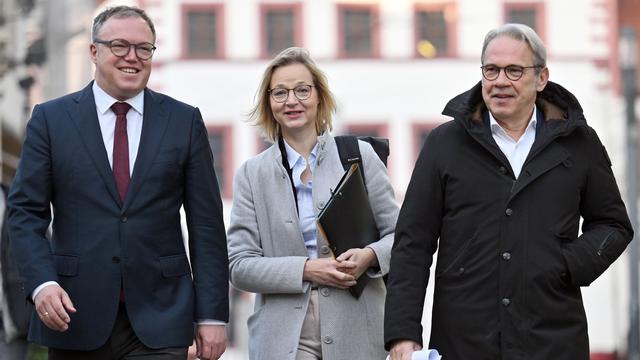 Ein Jahr Brombeer-Regierung: Brombeer-Koalition: Vom Experiment zum 