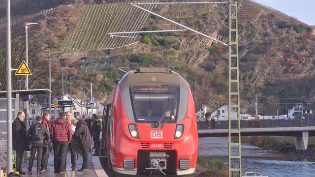 Wiederaufgebaute Bahnstrecke: Was ist an der Ahrtalbahn seit der Flutkatastrophe passiert?