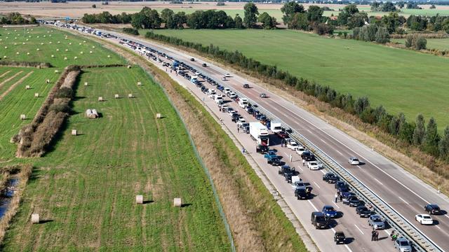 Verkehr: Weihnachtsferien bringen volle Autobahnen im Nordosten