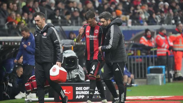 Bundesliga: Eintracht-Kapitän Koch an der Wade verletzt