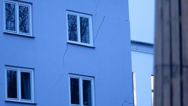 Notfälle: Risse entdeckt - Weiteres Gebäude in Wuppertal gesperrt