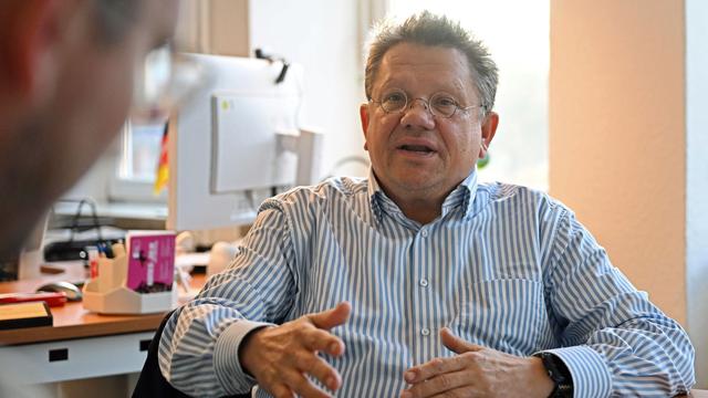 Gesundheit: Wird die Krankenkasse teurer? Minister ringt um Lösung