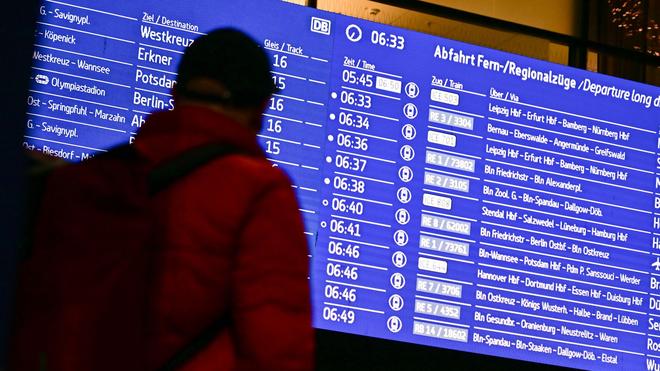 Ab heute: Der Fahrplanwechsel bringt ab heute für die Fahrgäste in Berlin und Brandenburg einige Änderungen mit sich. (Archivbild)