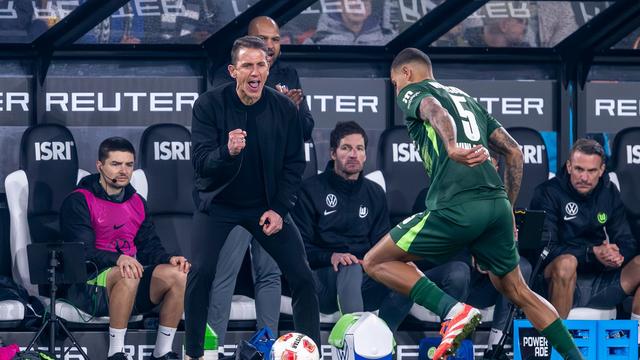 Fußball-Bundesliga: "Hätte große Lust": Bauer will Wolfsburg-Trainer bleiben