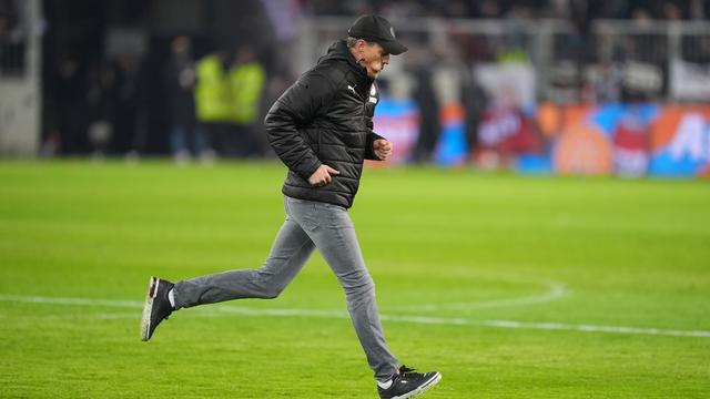 Fußball-Bundesliga: Sieg in Unterzahl: St. Pauli feiert Ende der Horror-Serie