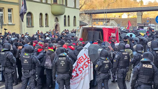 Bilanz zur Demonstration: Tumult bei Demo in Schwarzenberg – Böller, Verletzte, Kritik
